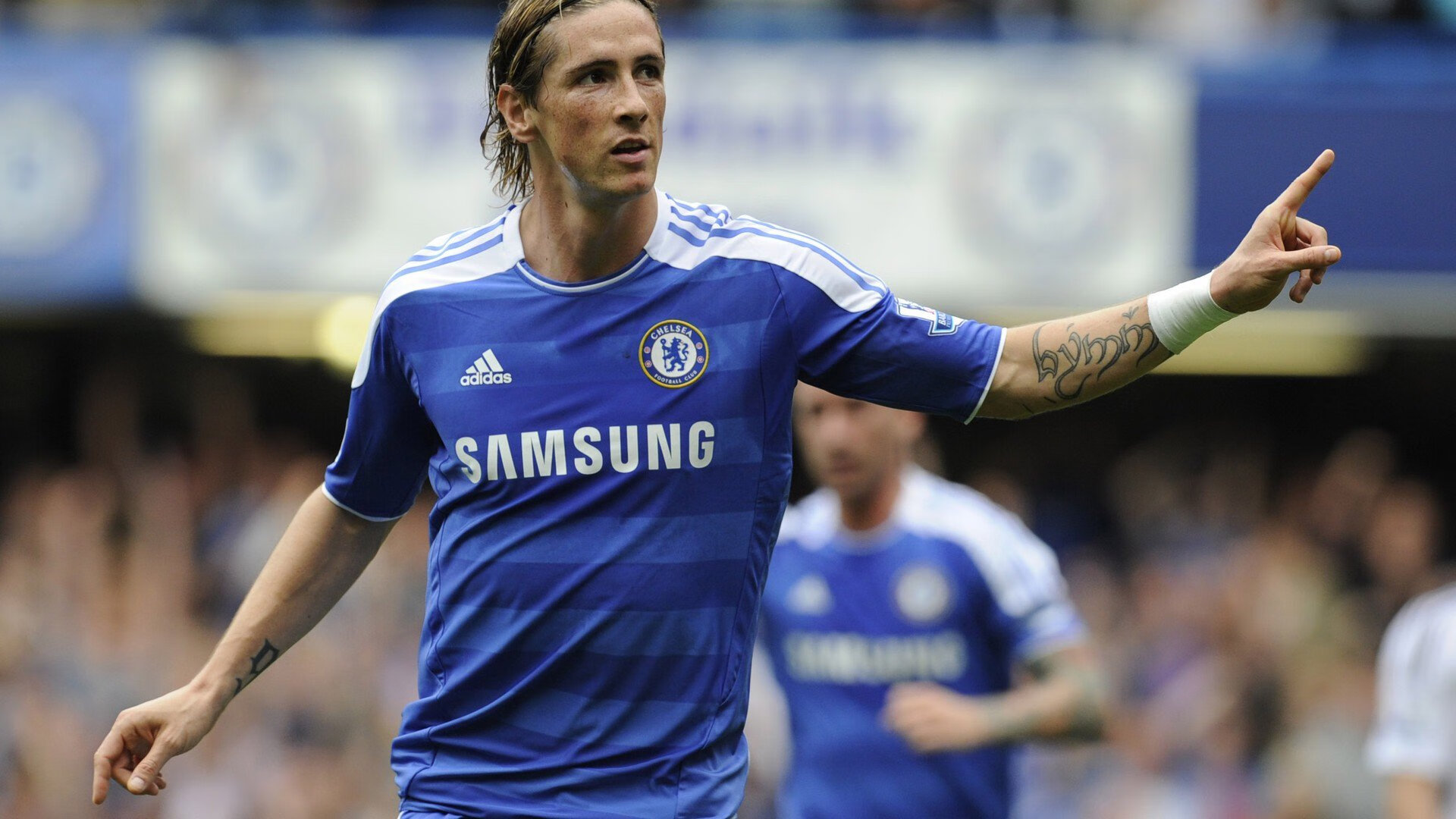 上海海港中场组织能力增强，上海海港队