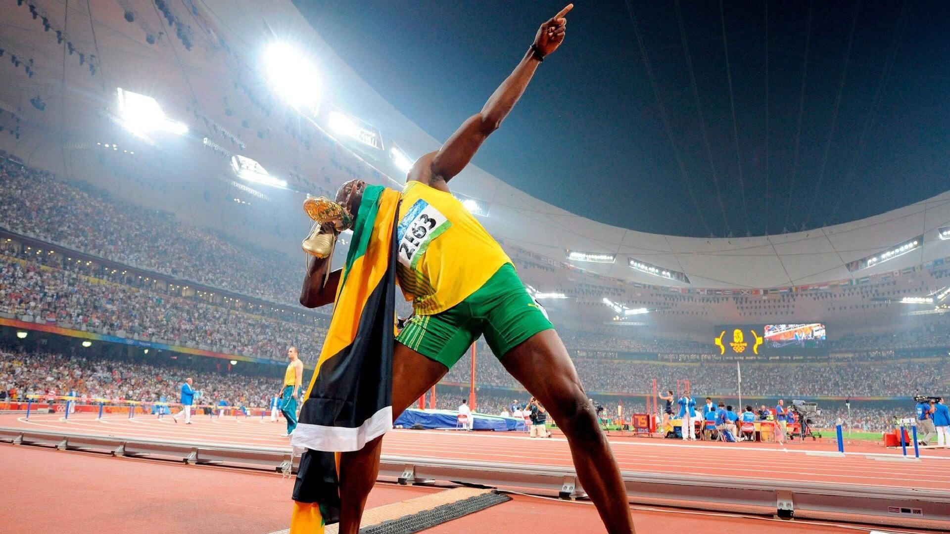 波兰中锋状态神秘，备战英格兰大战，波兰中场球员